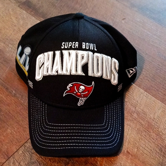Buc's super bowl champions hat NWT NFL🖤 - Picture 1 of 8